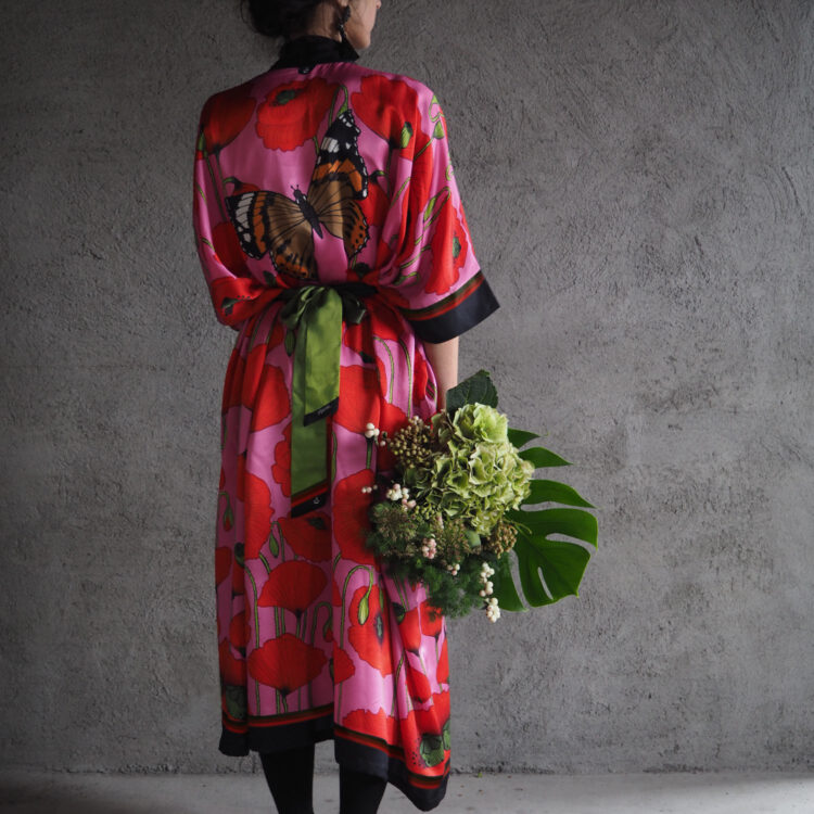 Kueen - Silk Kimono, Poppies